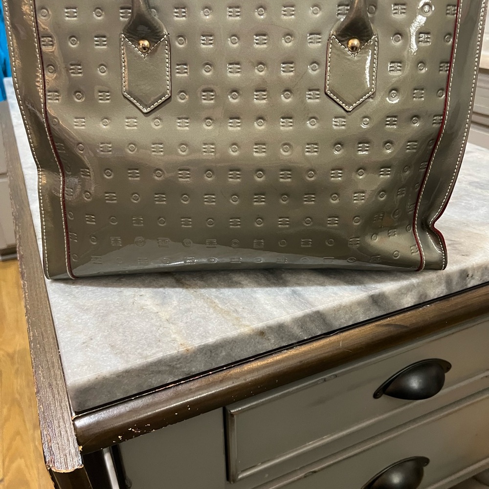 Arcadia Patent Leather purse. Medium size bag.